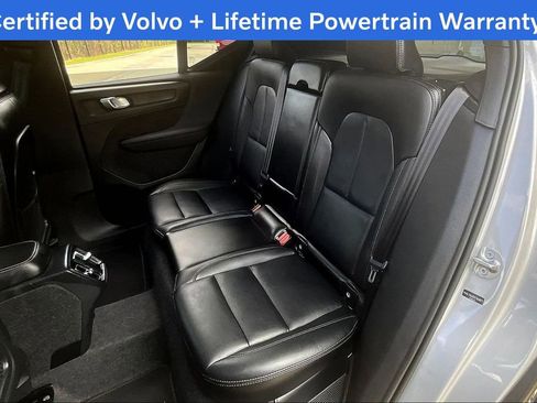 Certified 2025 Volvo XC40 B5 Core image 33
