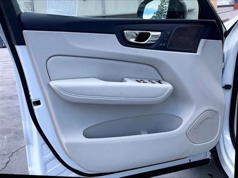 New 2026 Volvo XC60 T8 Ultra w/ Climate Package AWD/4WD image 24