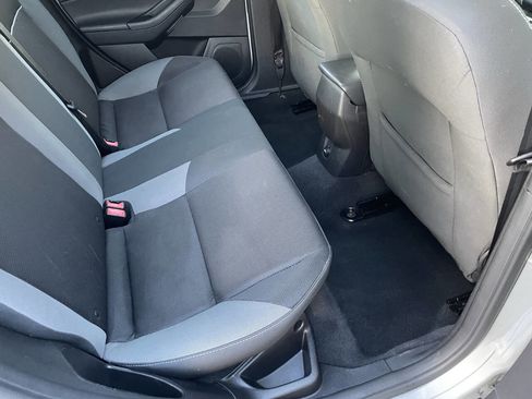 Used 2014 Ford Focus SE w/ SE Winter Package image 12