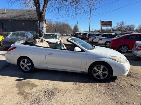 Used 2007 Toyota Solara SLE image 1
