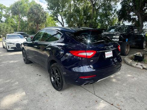 Used 2018 Maserati Levante GranLusso AWD/4WD image 9