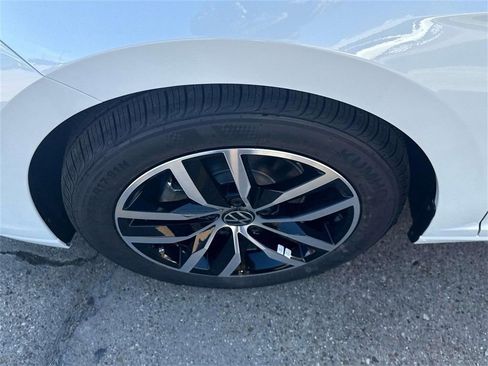 New 2026 Volkswagen Jetta SE FWD image 7