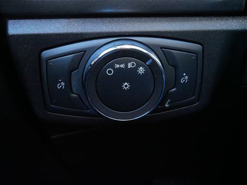 Used 2018 Ford Fusion SE image 26