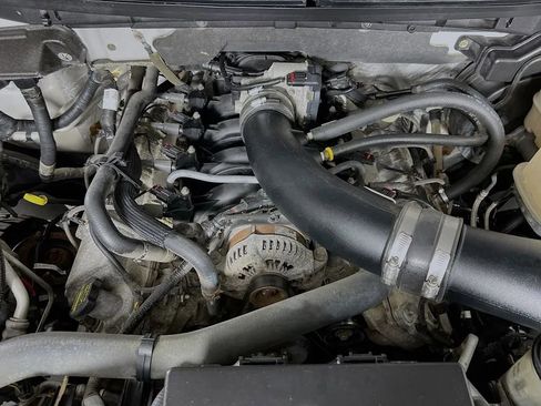 Used 2011 Ford F150 Raptor w/ Raptor Luxury Pkg image 28