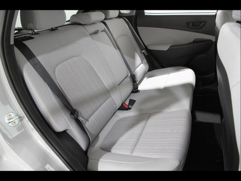 Used 2022 Hyundai Kona SEL image 18