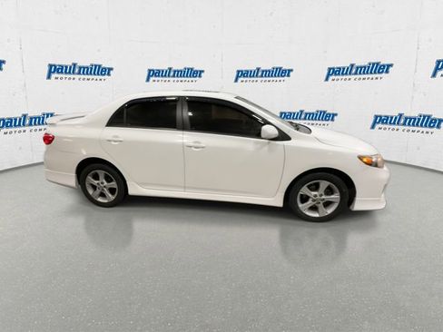 Used 2011 Toyota Corolla S image 13