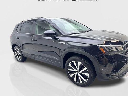 Used 2023 Volkswagen Taos SE AWD/4WD image 11