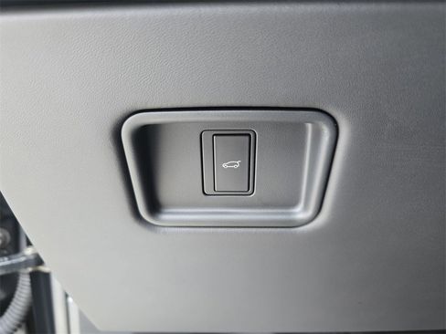 Certified 2025 Land Rover Range Rover Sport Dynamic SE image 27