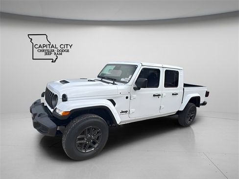 New 2026 Jeep Gladiator Sport image 5