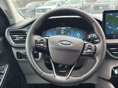 Certified 2023 Ford Escape Platinum w/ Class II Trailer Tow Package image 13