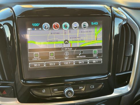 Used 2018 Chevrolet Traverse LT image 18