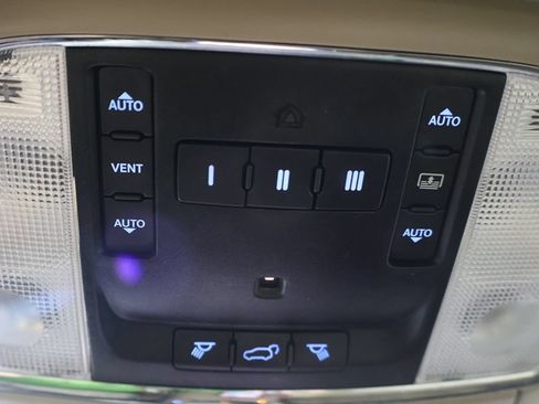 Used 2015 Jeep Grand Cherokee Overland AWD/4WD image 51
