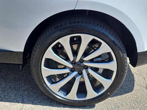 New 2026 Land Rover Range Rover Long Wheelbase SE image 34