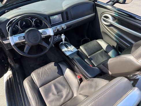 Used 2005 Chevrolet SSR w/ Preferred Equipment Group image 17