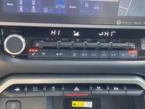 Used 2023 Toyota Tundra Limited image 46