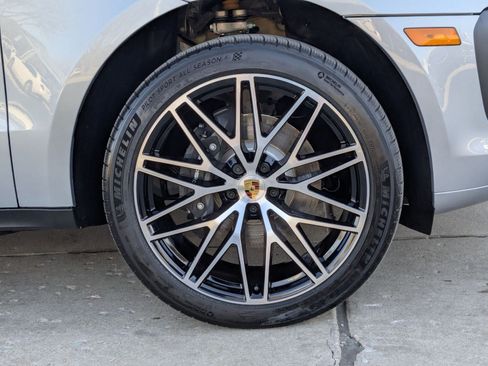 New 2026 Porsche Macan image 29