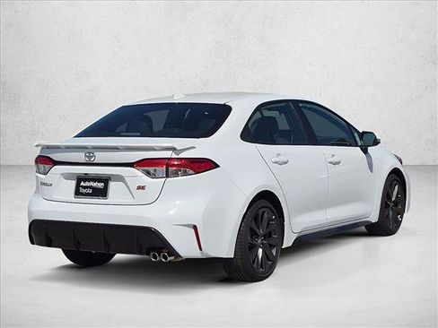 Used 2025 Toyota Corolla SE w/ SE Premium Package FWD image 5