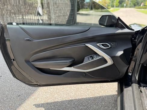 Used 2017 Chevrolet Camaro LT RWD image 17