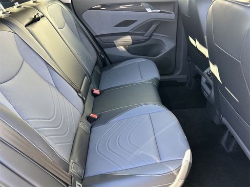 New 2026 Volkswagen Tiguan SE image 9