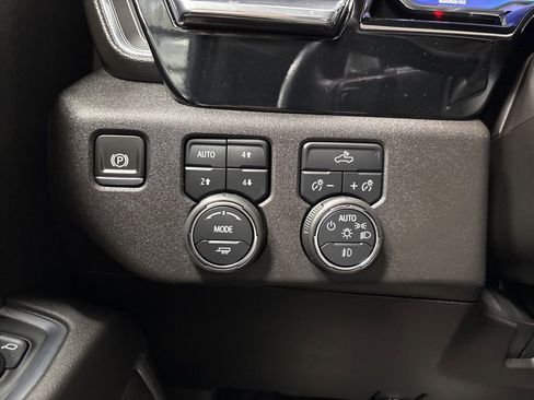 Used 2024 Chevrolet Silverado 1500 RST w/ Z71 Off-Road Package AWD/4WD image 40