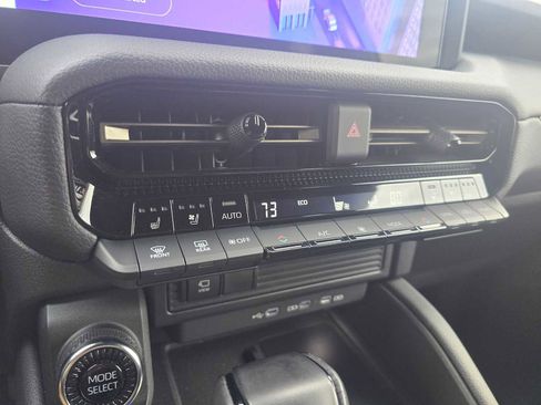 Used 2025 Toyota Land Cruiser image 30