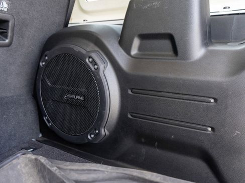 Used 2023 Jeep Wrangler Unlimited Sahara w/ Cold Weather Group AWD/4WD image 10