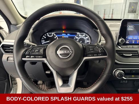 Used 2025 Nissan Altima 2.5 SR FWD image 5