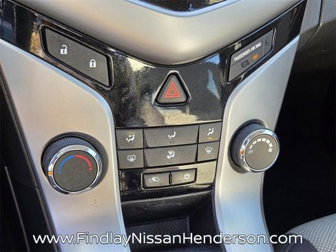 Used 2014 Chevrolet Cruze LS image 22