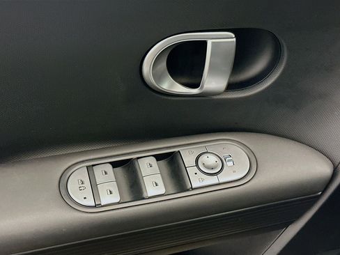 Used 2024 Hyundai Ioniq 5 SE image 15