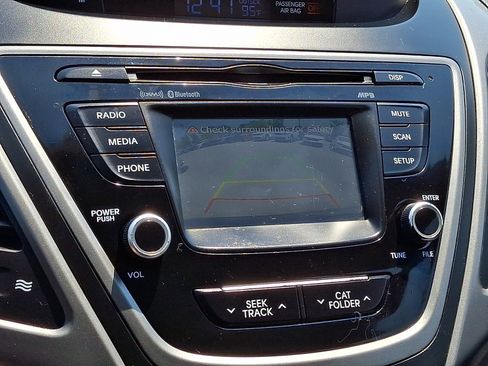 Used 2016 Hyundai Elantra SE w/ Option Group 02 FWD image 19