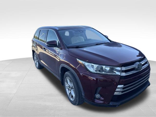 Used 2017 Toyota Highlander Limited AWD/4WD image 3