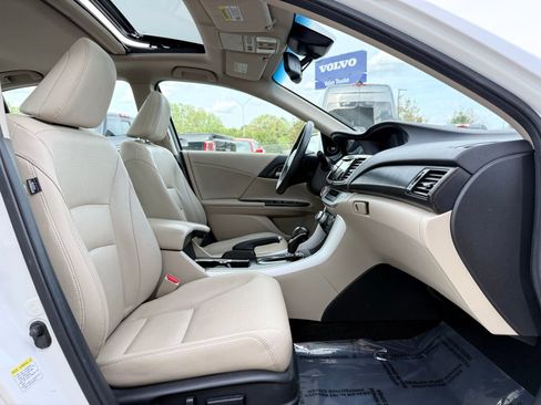 Used 2013 Honda Accord Touring image 25