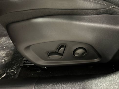 New 2026 Jeep Compass Latitude image 17