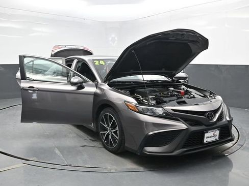 Used 2024 Toyota Camry SE FWD image 43