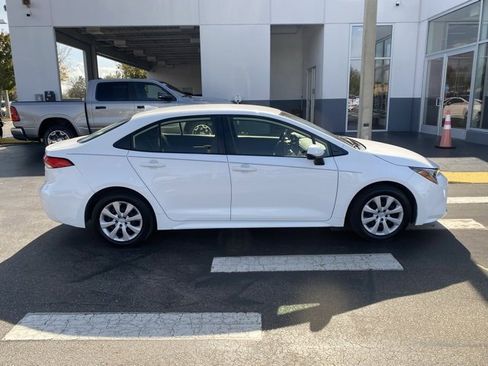 Used 2023 Toyota Corolla LE image 9