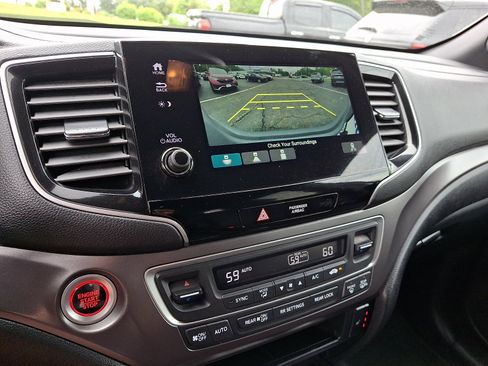 Certified 2022 Honda Pilot Sport image 24