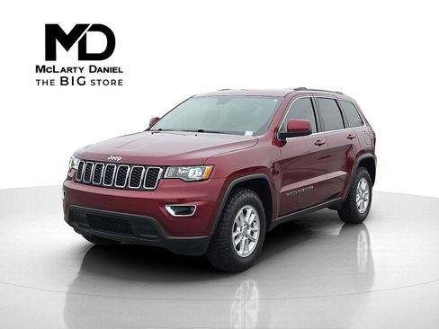 Used 2020 Jeep Grand Cherokee Laredo image 2