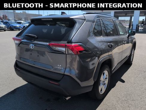 Used 2021 Toyota RAV4 LE image 4