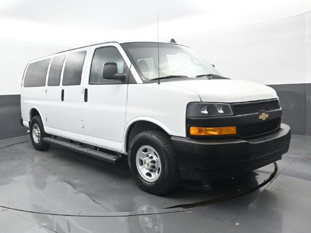 Used 2022 Chevrolet Express 2500 LS w/ Driver Convenience Package RWD image 3