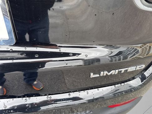 Used 2019 Jeep Compass Limited image 29