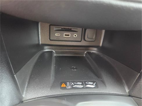 Used 2021 Chevrolet Equinox Premier AWD/4WD image 21