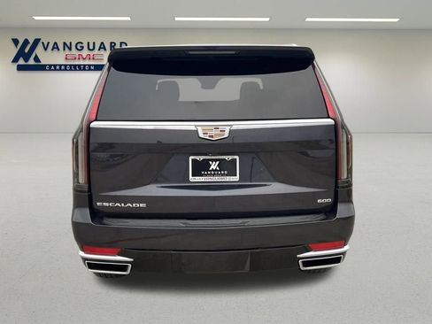 Used 2022 Cadillac Escalade Premium Luxury image 4