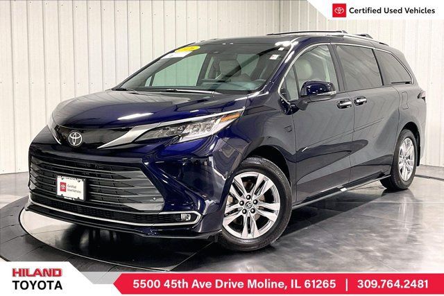 Used 2026 Toyota Sienna Limited AWD/4WD image 1