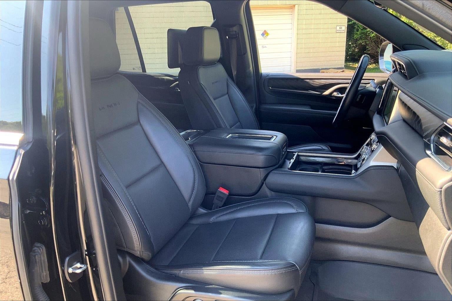 Used 2024 GMC Yukon Denali w/ Denali Reserve Package AWD/4WD image 7