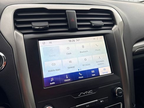 Used 2020 Ford Fusion SE image 29