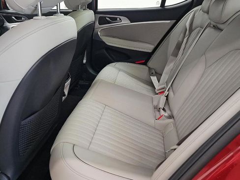 Used 2023 Genesis G70 3.3T image 13