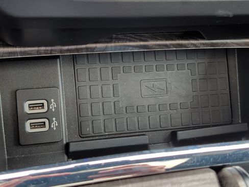 Used 2019 Ford Expedition Limited w/ Equipment Group 301A AWD/4WD image 28