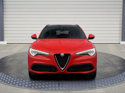Used 2018 Alfa Romeo Stelvio Ti Sport image 2