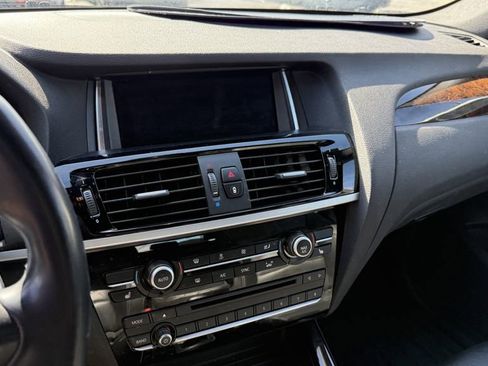 Used 2017 BMW X3 xDrive28i image 4