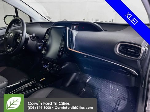 Used 2021 Toyota Prius Prime XLE FWD image 29
